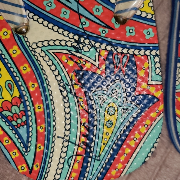 Vera Bradley | Marina Paisley Print Flip Flops Size 5-6 - Picture 3 of 7